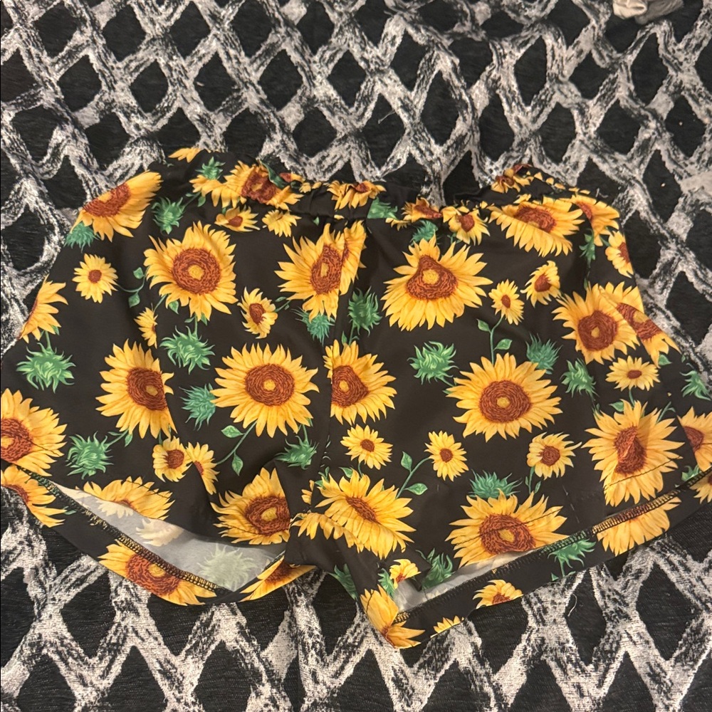SHEIN Black Sunflower Print Athletic Shorts